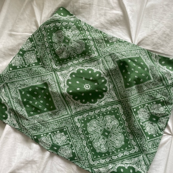 Green Mini Skirt with Side Slit - Picture 6 of 6